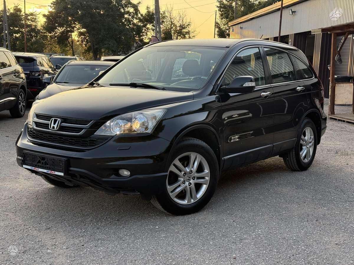 Honda CR-V 2010 — rear view
