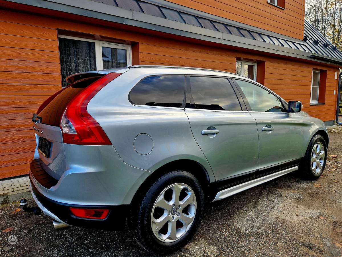 Volvo XC60 2009 — фото 9