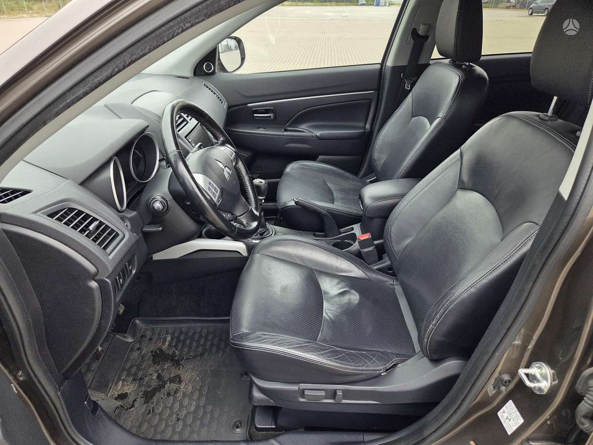 Mitsubishi ASX 2011 — photo 12