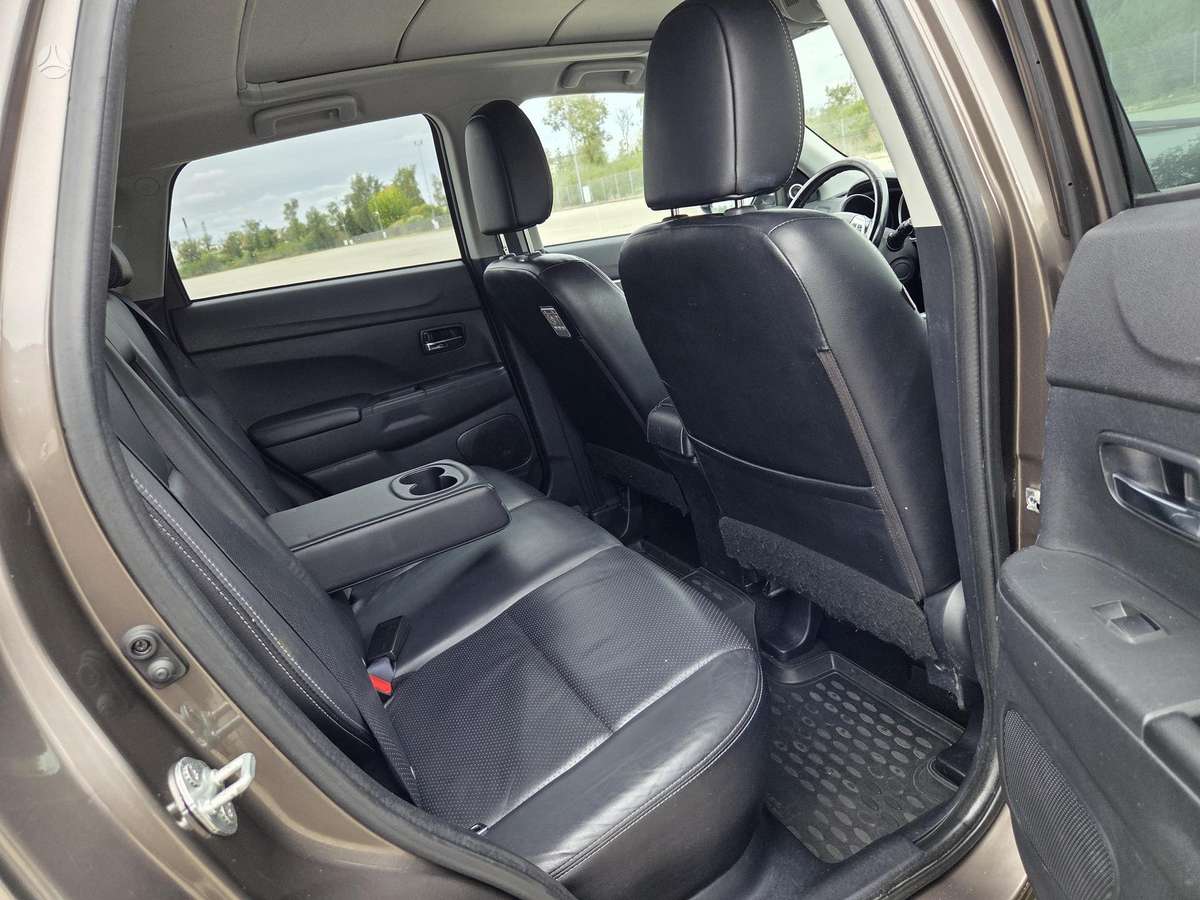 Mitsubishi ASX 2011 — photo 16