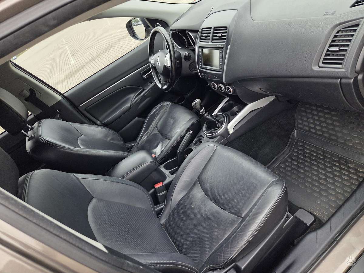 Mitsubishi ASX 2011 — photo 17