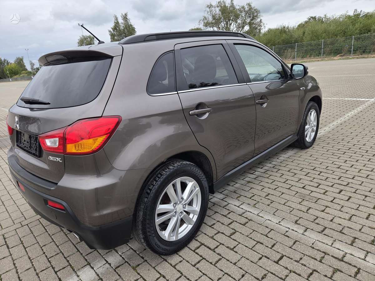 Mitsubishi ASX 2011 — photo 7