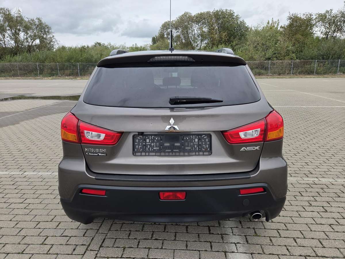 Mitsubishi ASX 2011 — photo 8