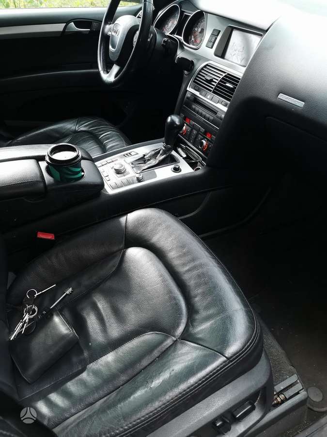 Audi Q7 2008 — photo 11
