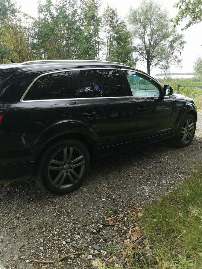 Audi Q7 2008 — rear view
