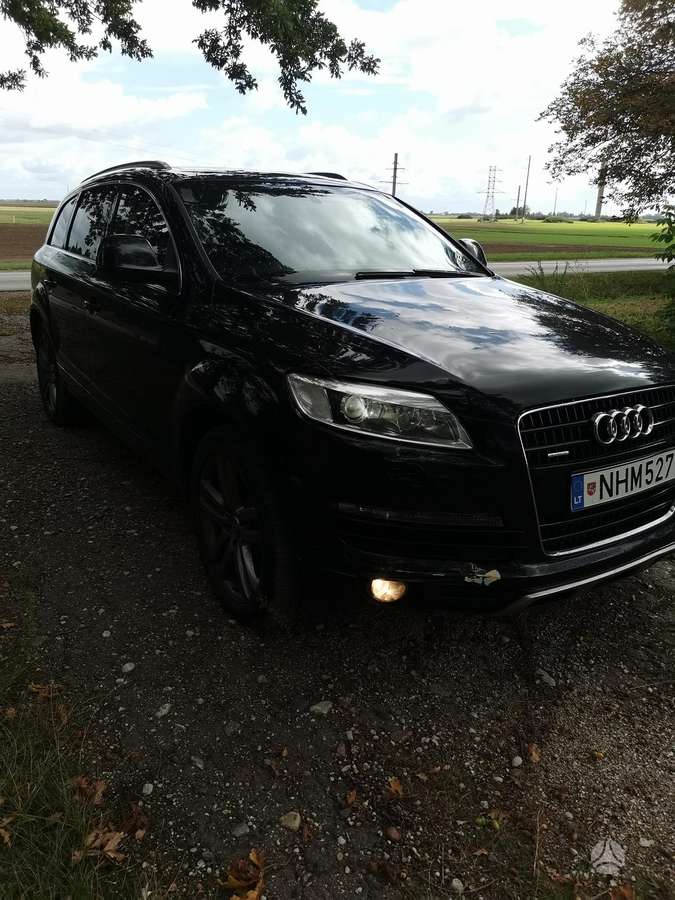 Audi Q7 2008 — interior