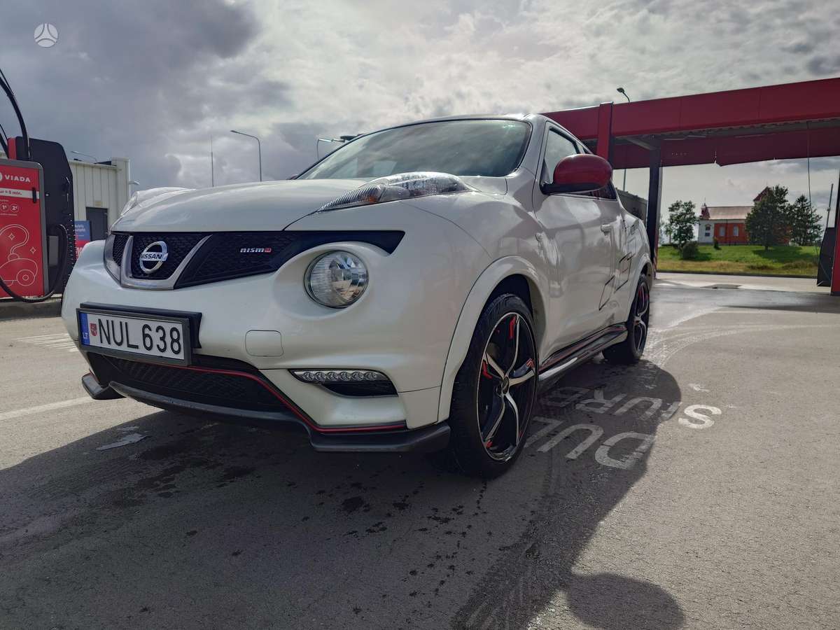 Nissan Juke 2013 — interior