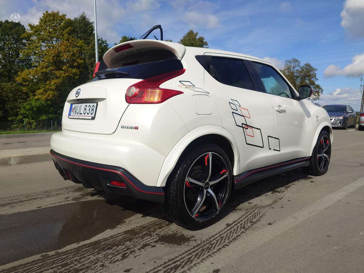 Nissan Juke 2013 — engine 1618 cm³, 200 HP (147kW)