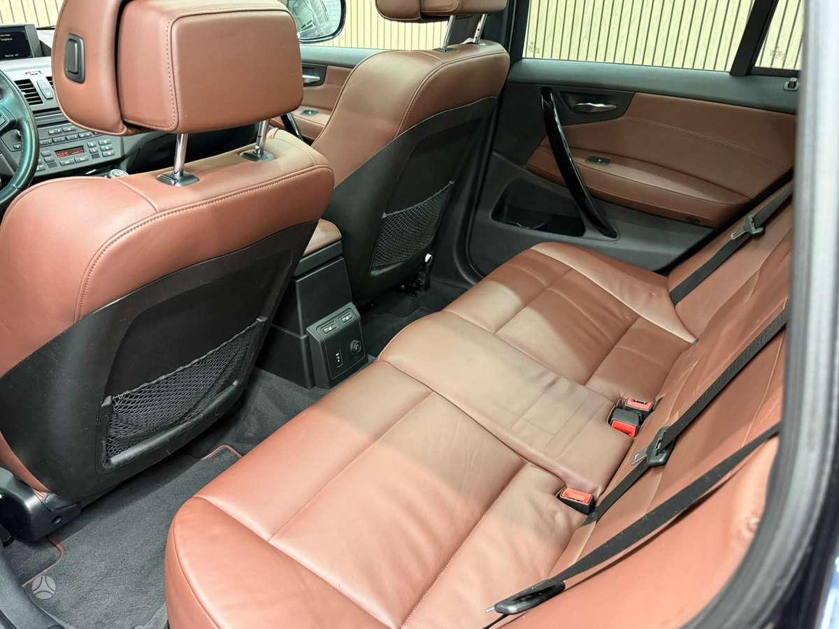 BMW X3 2010 — photo 15