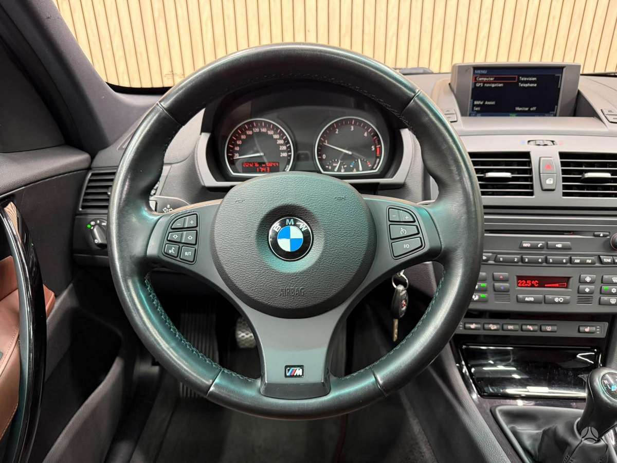 BMW X3 2010 — photo 22