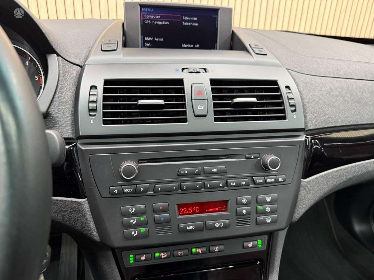 BMW X3 2010 — photo 24