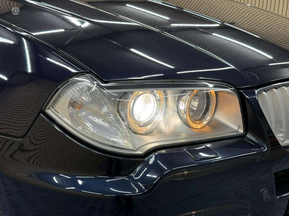 BMW X3 2010 — photo 28