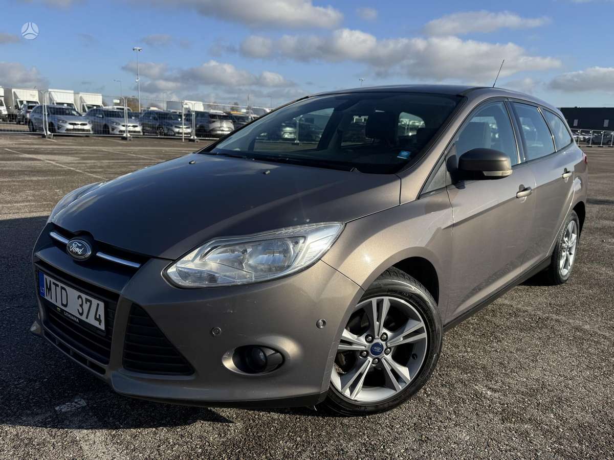 Ford Focus 2013 — салон
