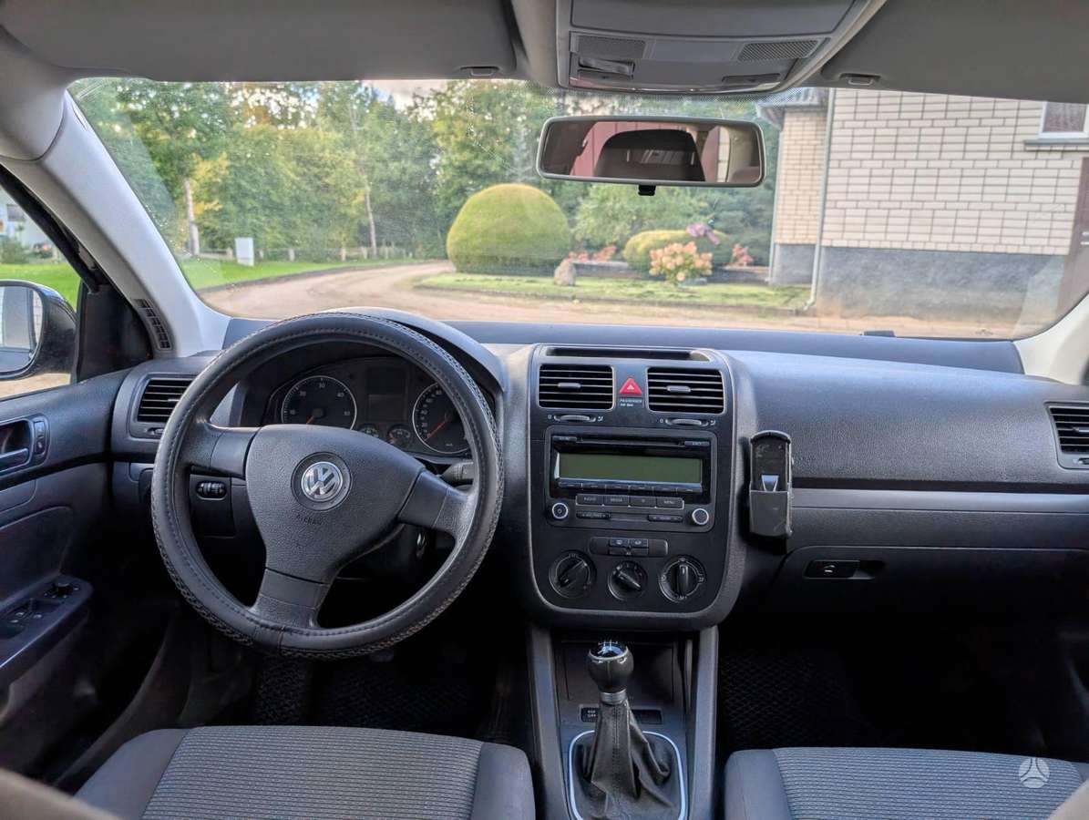 Volkswagen Golf 2008 — rear view