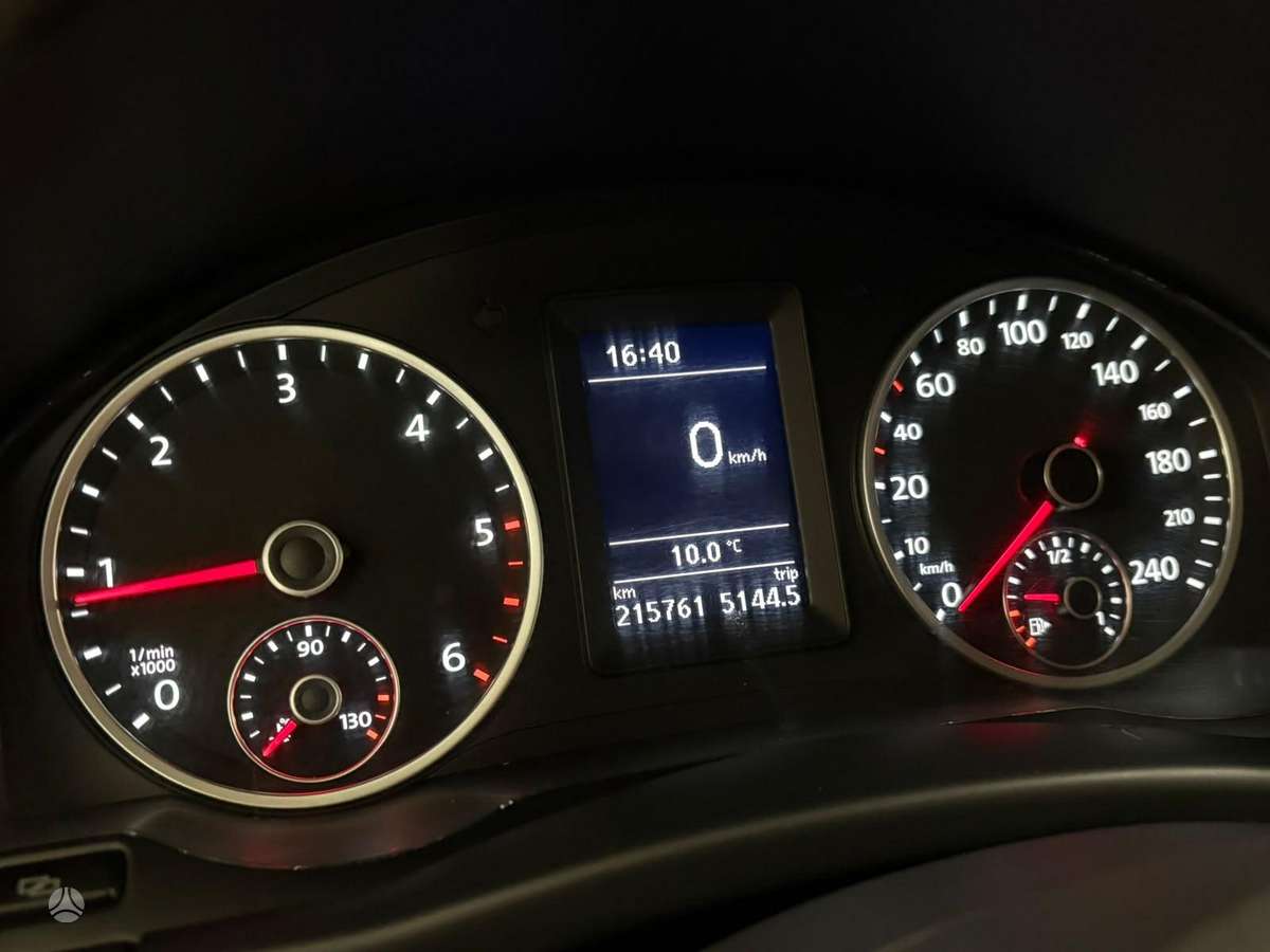Volkswagen Tiguan 2012 — photo 12
