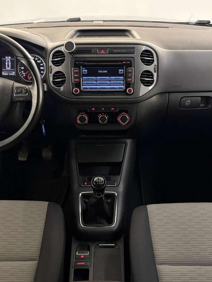 Volkswagen Tiguan 2012 — photo 14