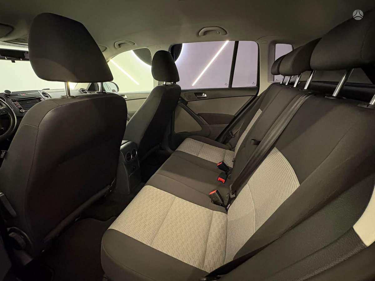 Volkswagen Tiguan 2012 — photo 17