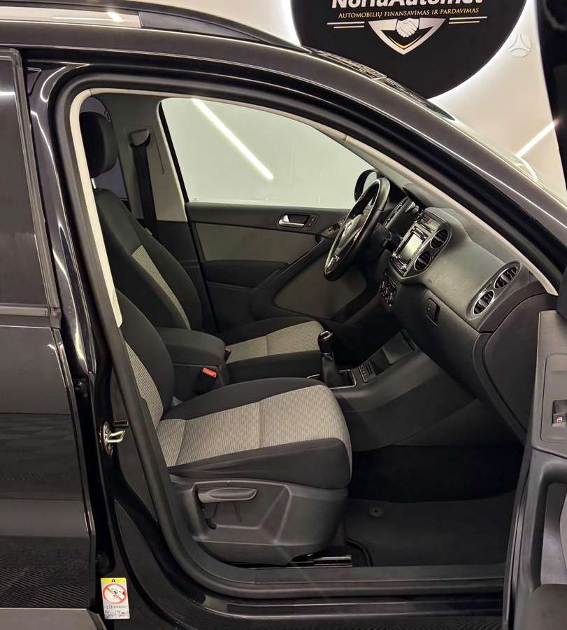 Volkswagen Tiguan 2012 — photo 18