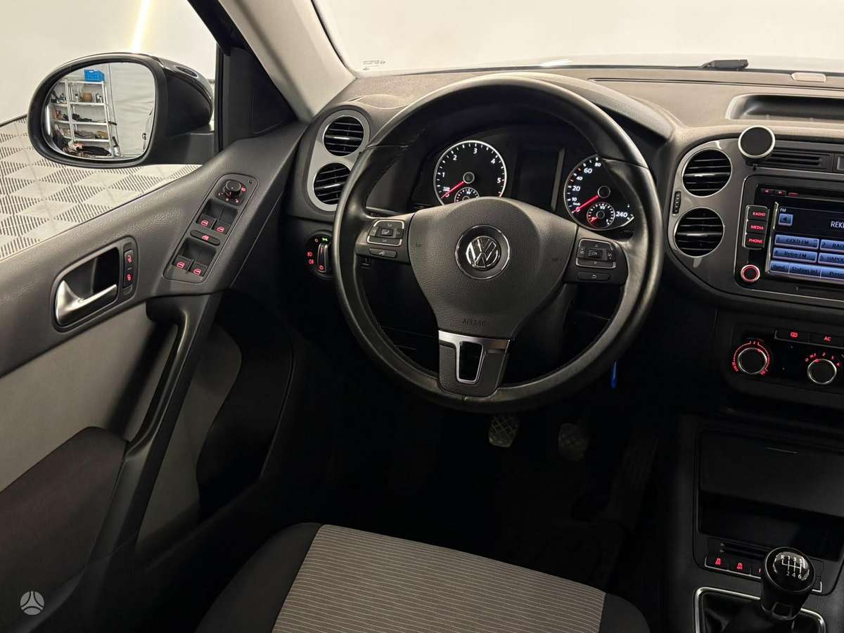 Volkswagen Tiguan 2012 — photo 19