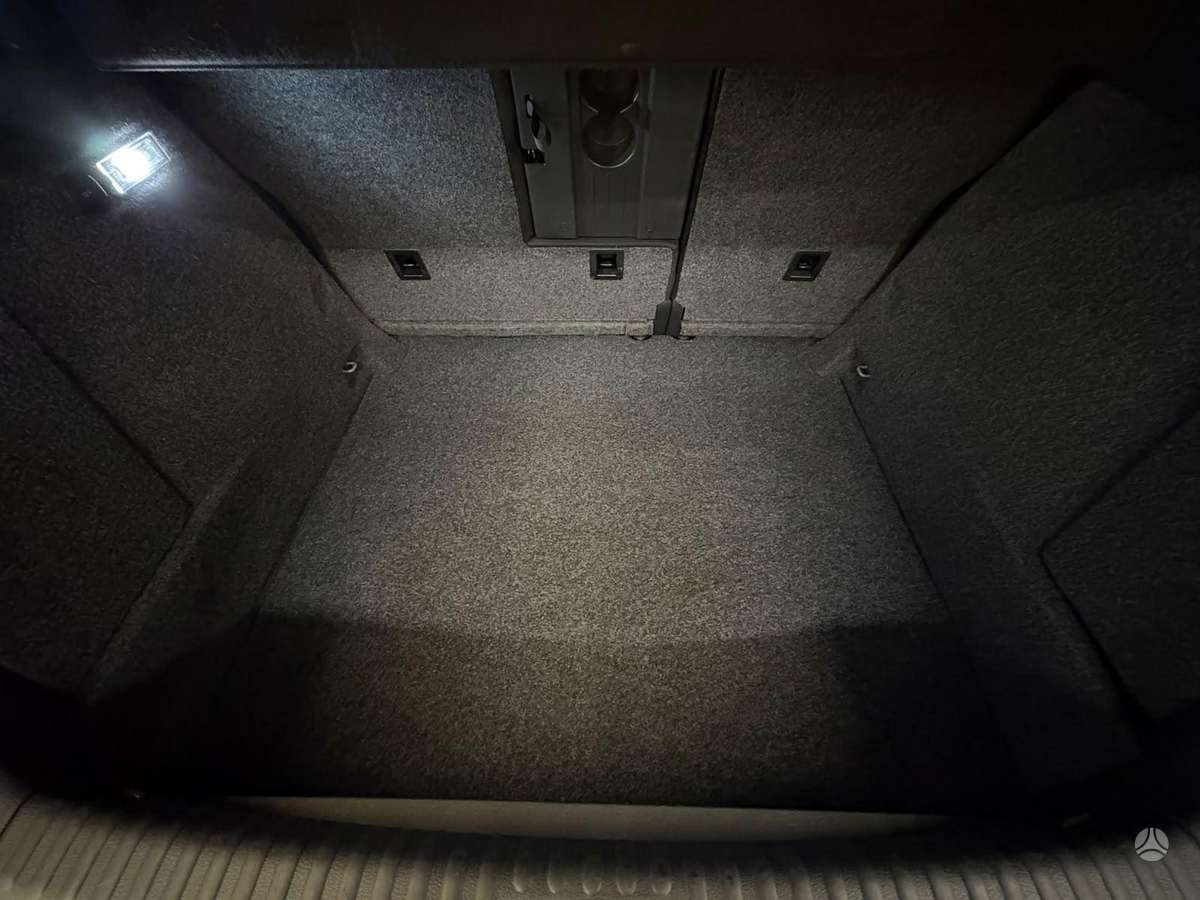 Volkswagen Tiguan 2012 — photo 20