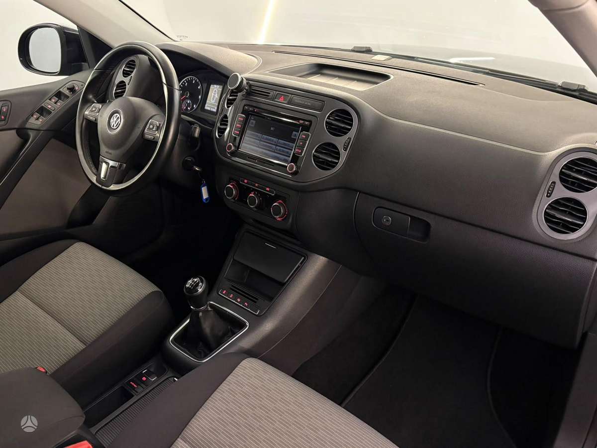 Volkswagen Tiguan 2012 — photo 23