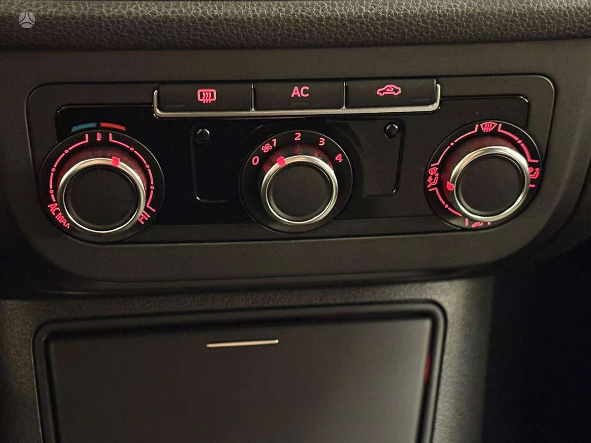 Volkswagen Tiguan 2012 — photo 6
