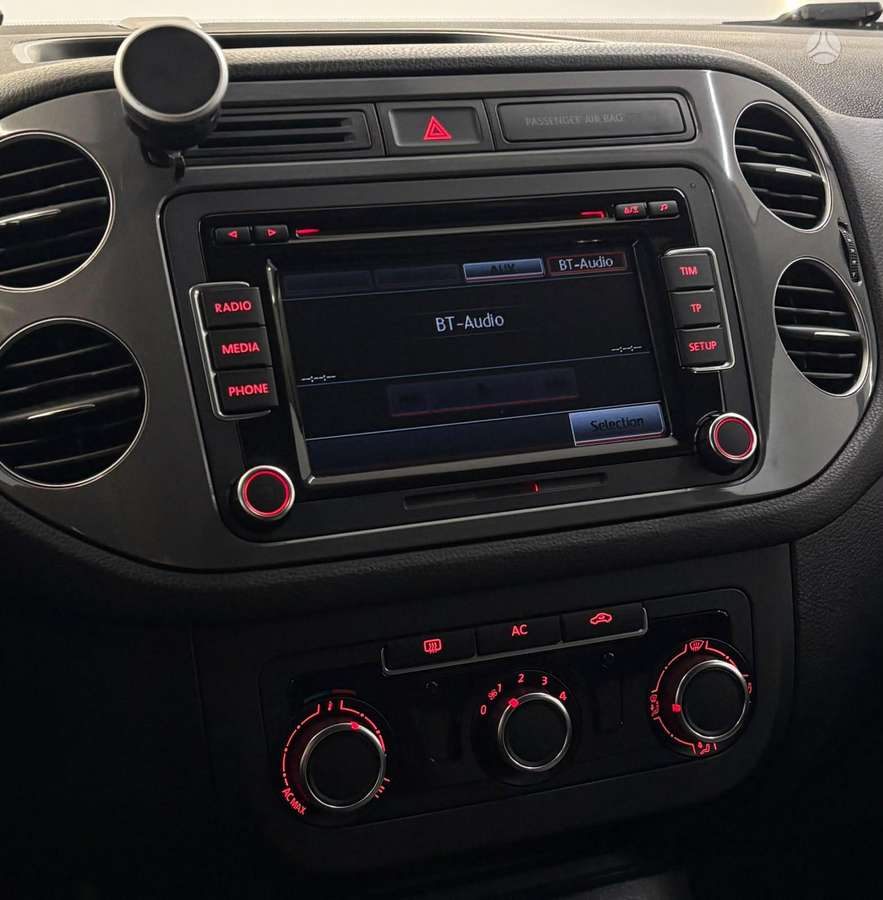 Volkswagen Tiguan 2012 — photo 7
