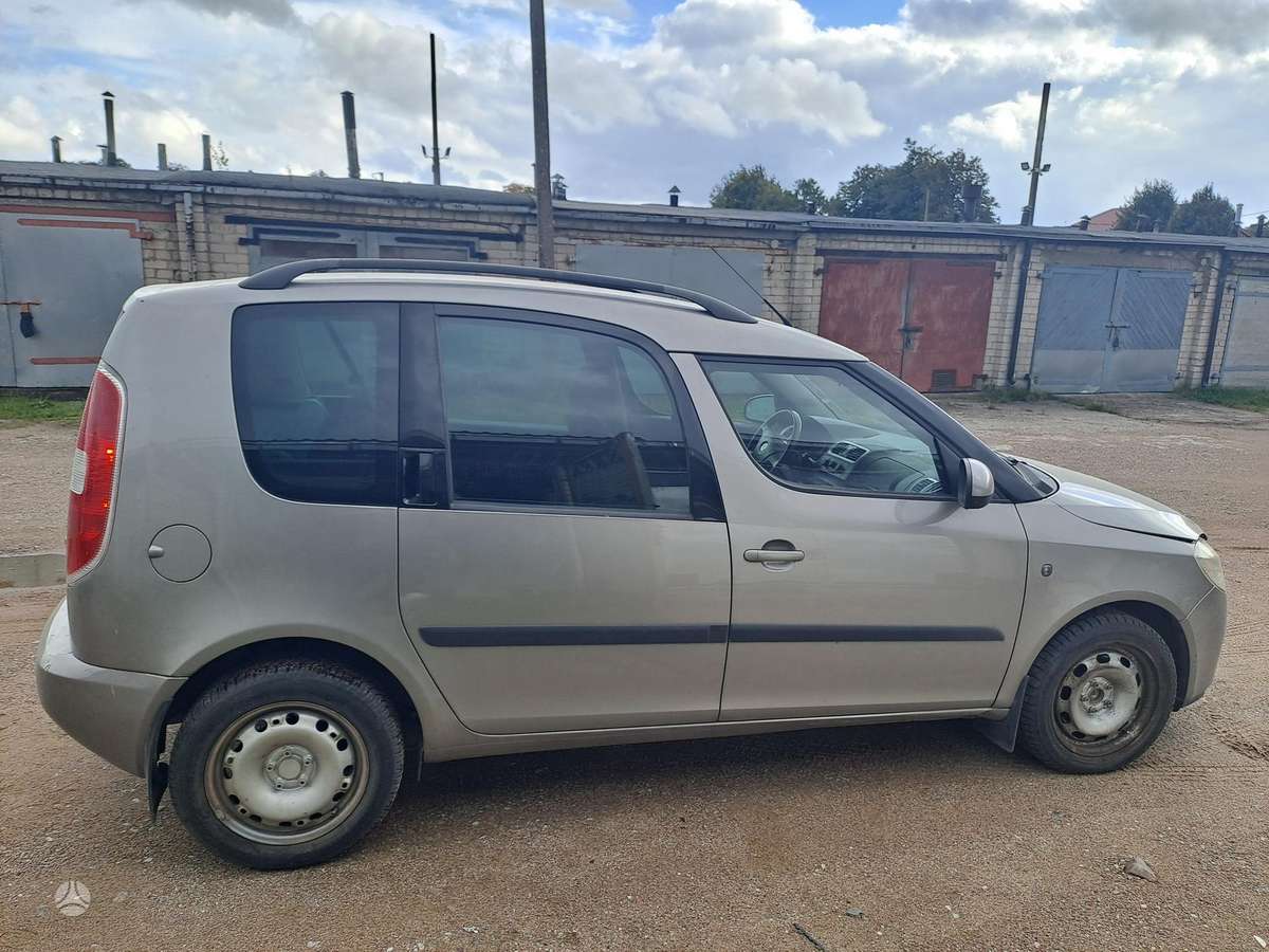 Skoda Roomster 2008 — двигун 1896 cm³, 105 HP (77kW)