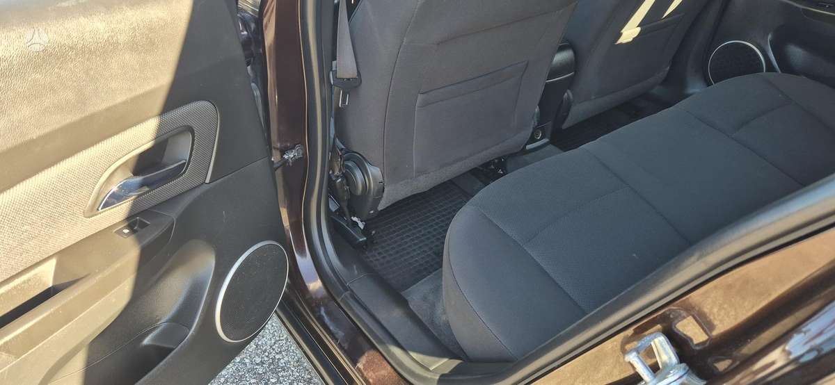 Chevrolet Cruze 2013 — photo 14