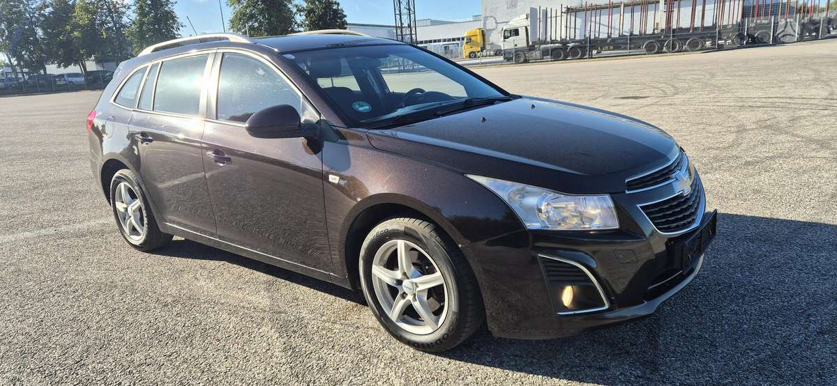 Chevrolet Cruze 2013 — interior