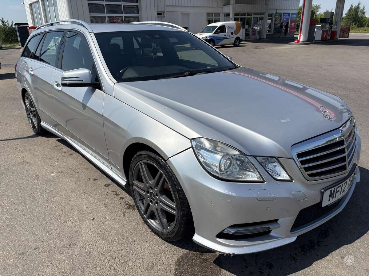 Mercedes-Benz E250 2012 — вигляд ззаду