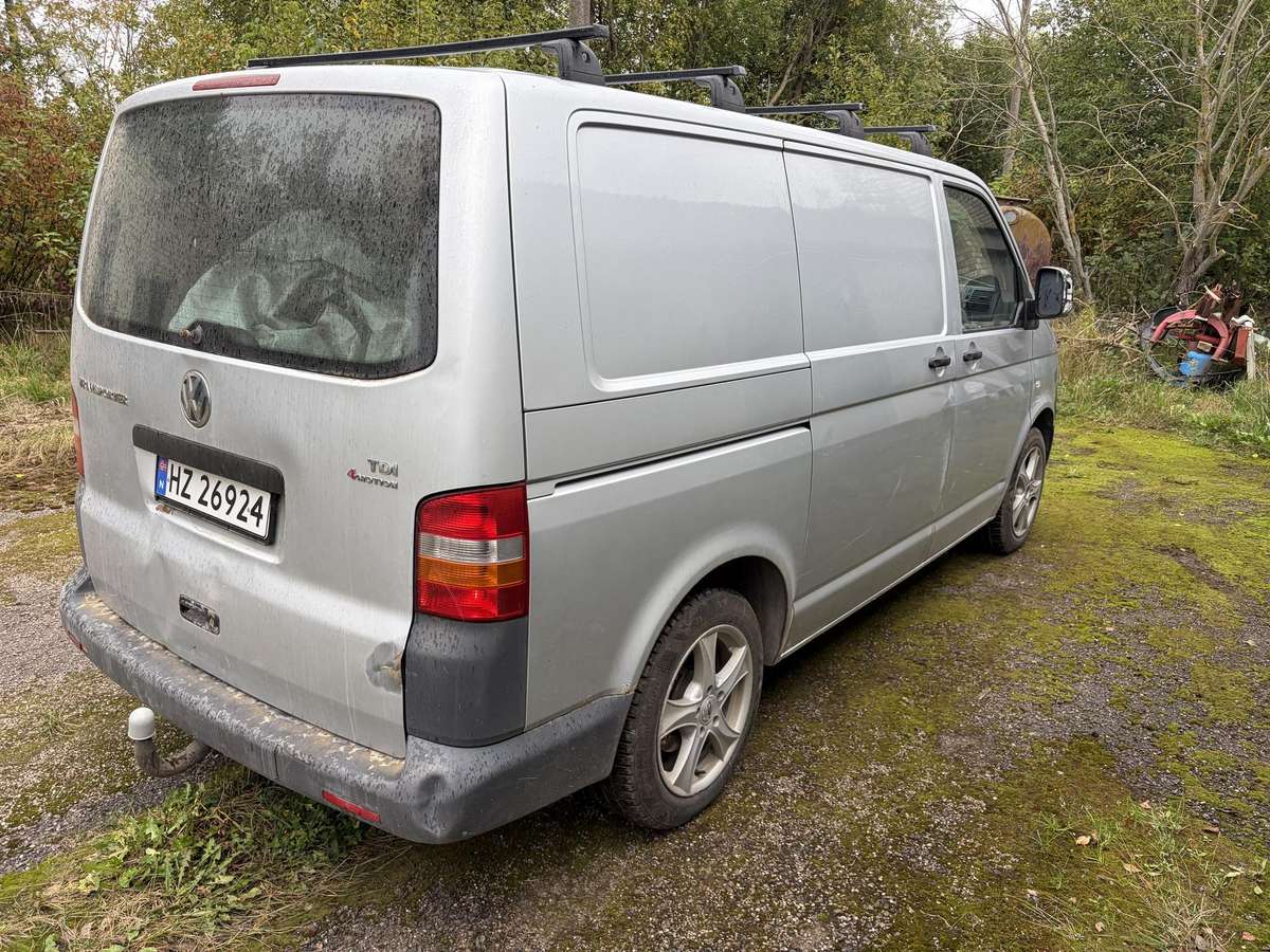 Volkswagen Transporter 2009 — двигун 2500 cm³, 131 HP (96kW)
