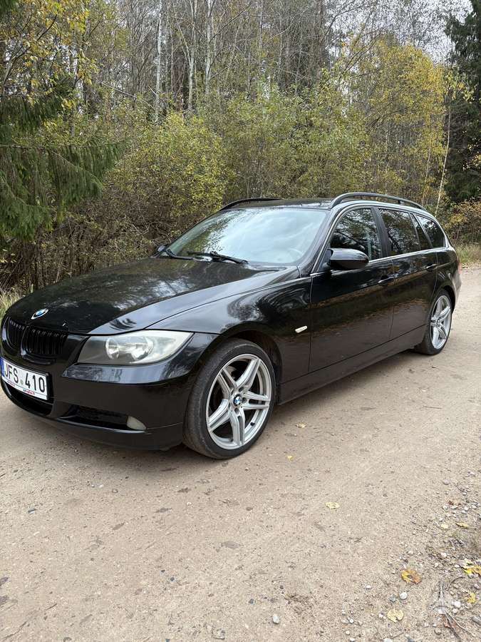 BMW 330, 2006