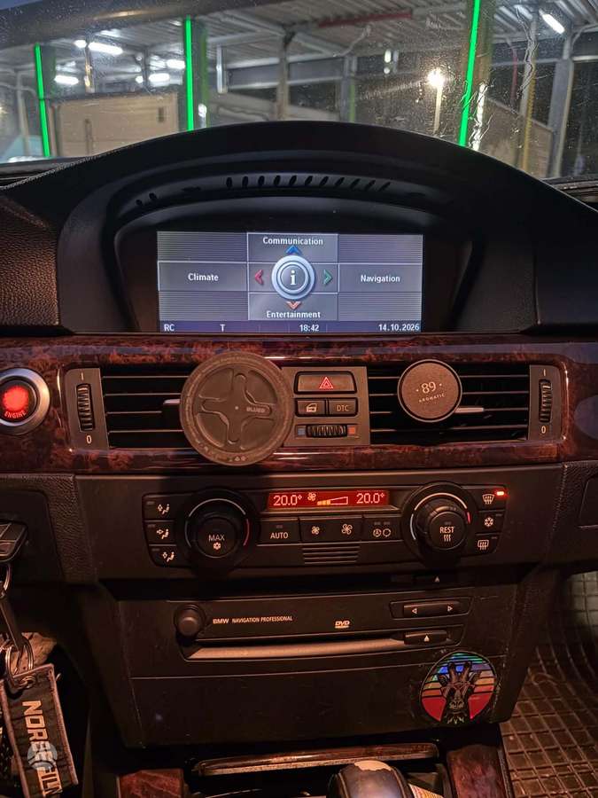 BMW 330 2006 — photo 6