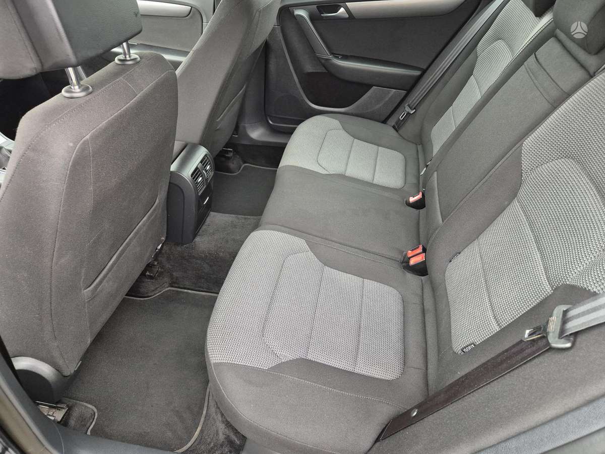Volkswagen Passat 2012 — photo 10
