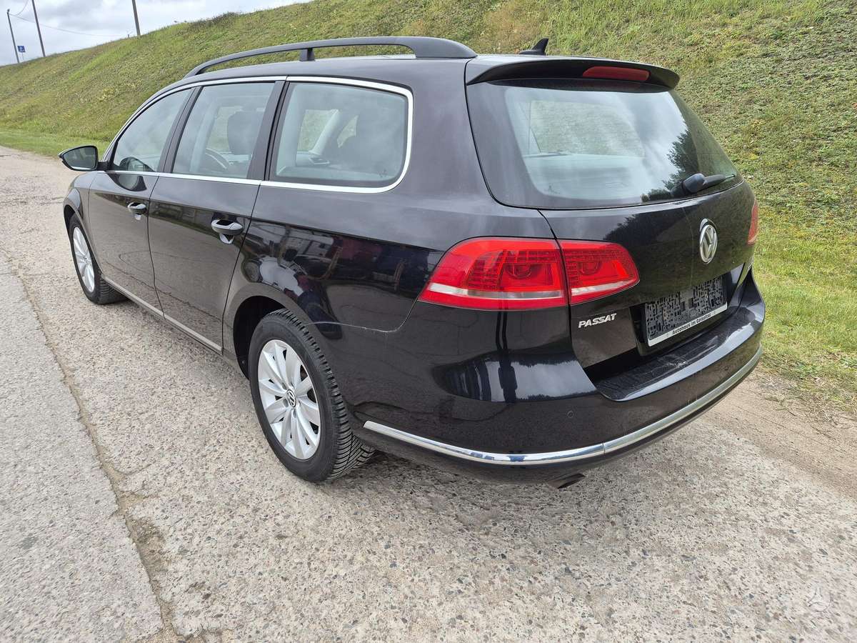 Volkswagen Passat 2012 — engine 1598 cm³, 105 HP (77kW)