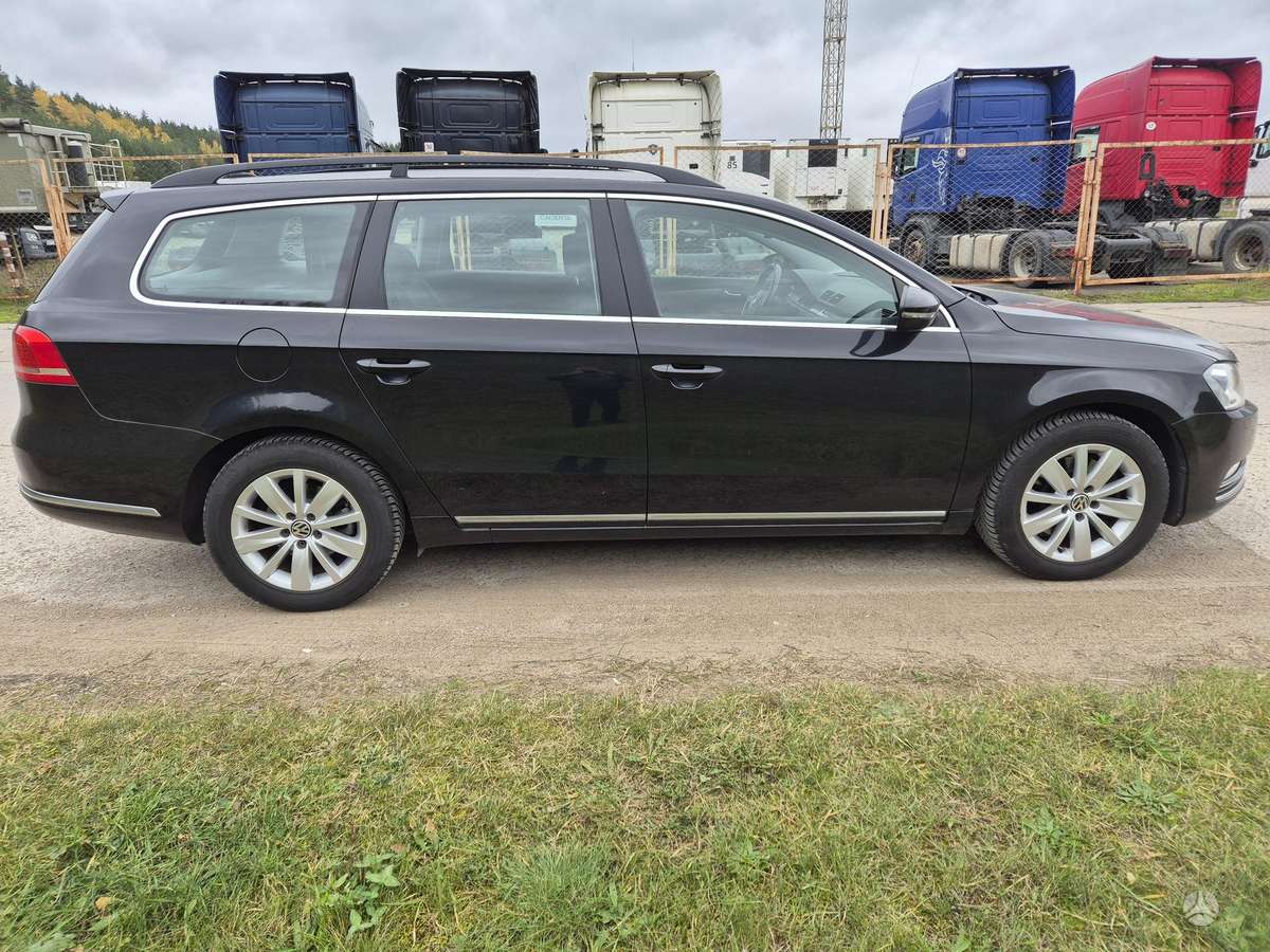 Volkswagen Passat 2012 — photo 8