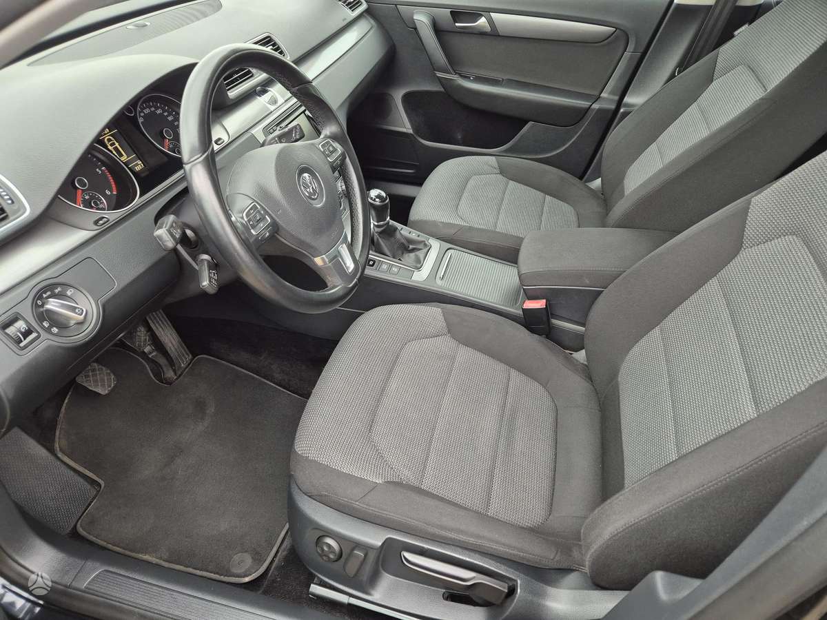 Volkswagen Passat 2012 — photo 9