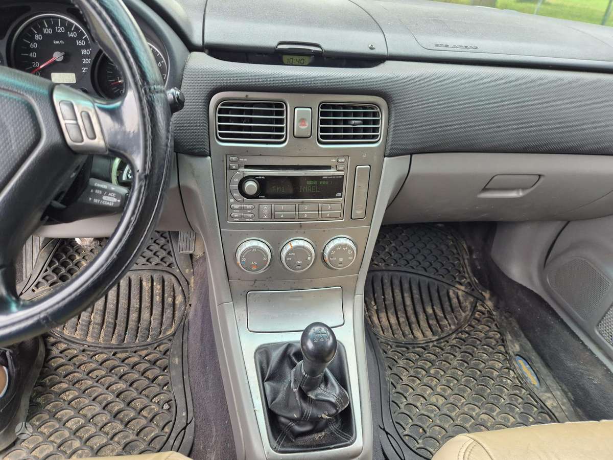 Subaru Forester 2005 — photo 14