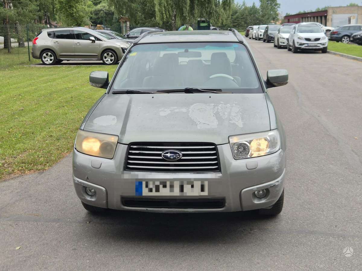 Subaru Forester 2005 — interior