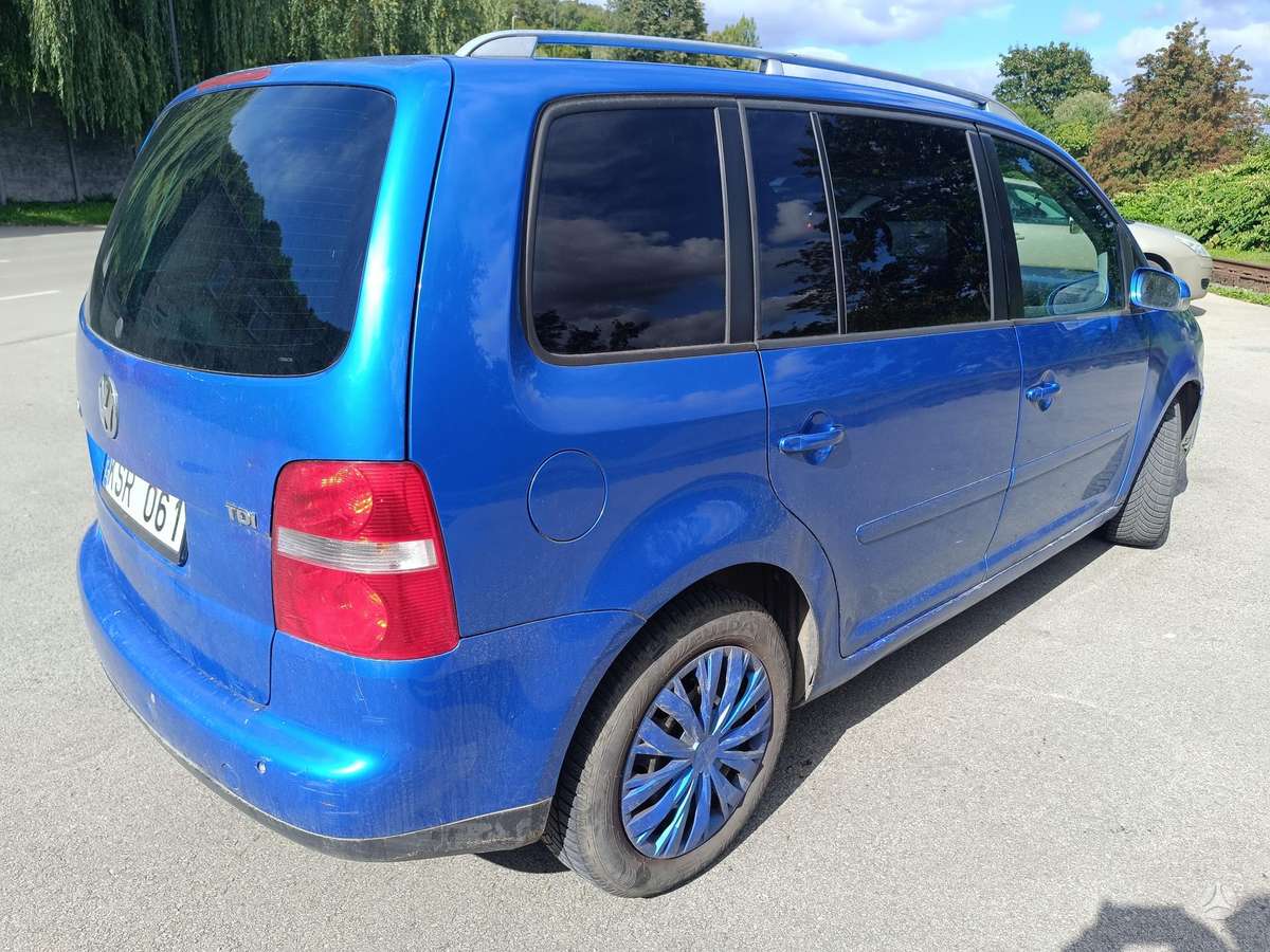 Volkswagen Touran 2005 — engine 1968 cm³, 140 HP (103kW)