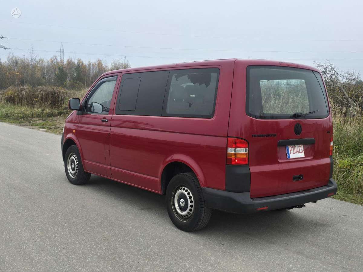 Volkswagen Transporter 2006 — салон