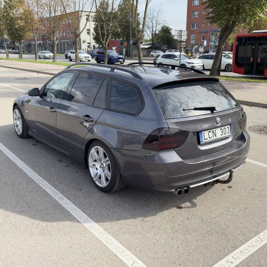 BMW 325 2007 — engine 2993 cm³, 197 HP (145kW)