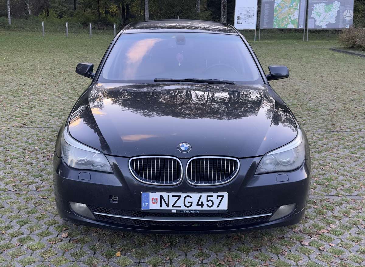 BMW 525 2007 — вигляд ззаду