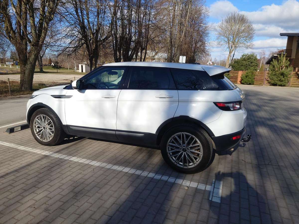 Land Rover 2012 — interior