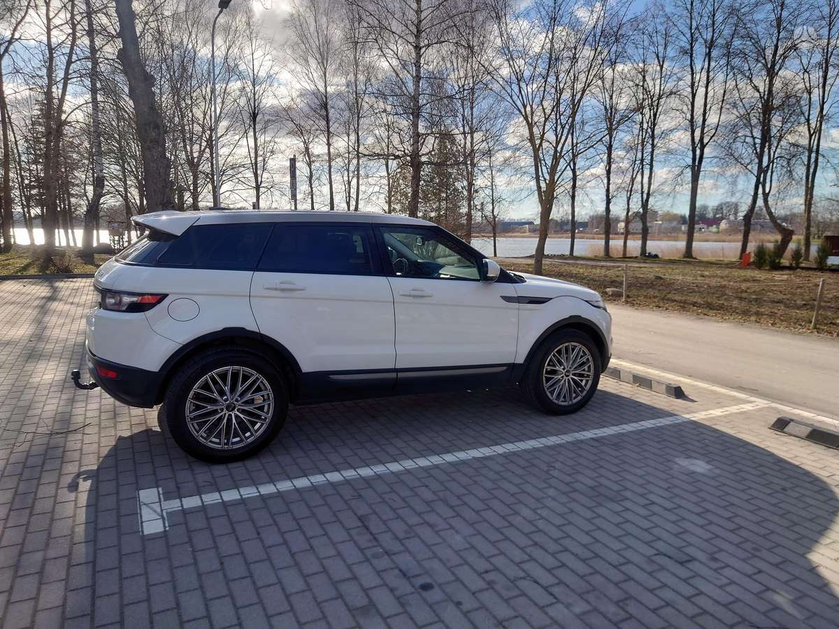 Land Rover 2012 — engine 2179 cm³, 150 HP (110kW)