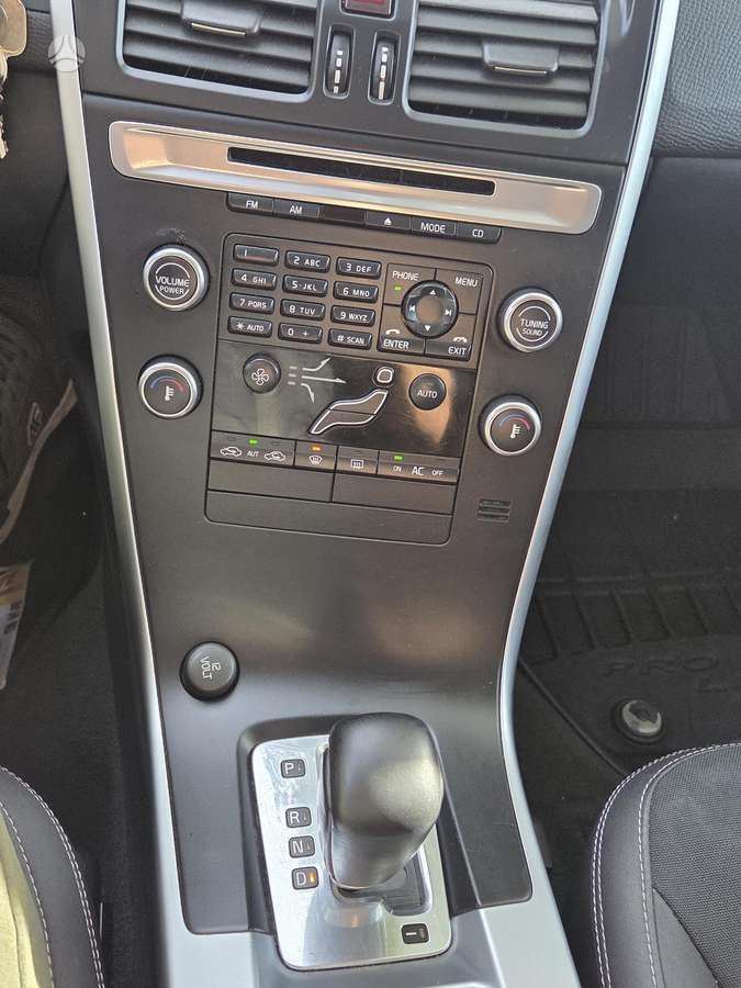 Volvo XC60 2008 — photo 11