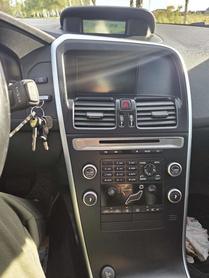 Volvo XC60 2008 — photo 13