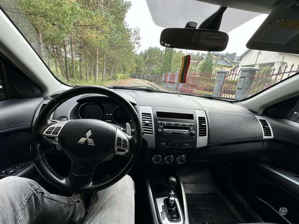 Mitsubishi Outlander 2013 — photo 11