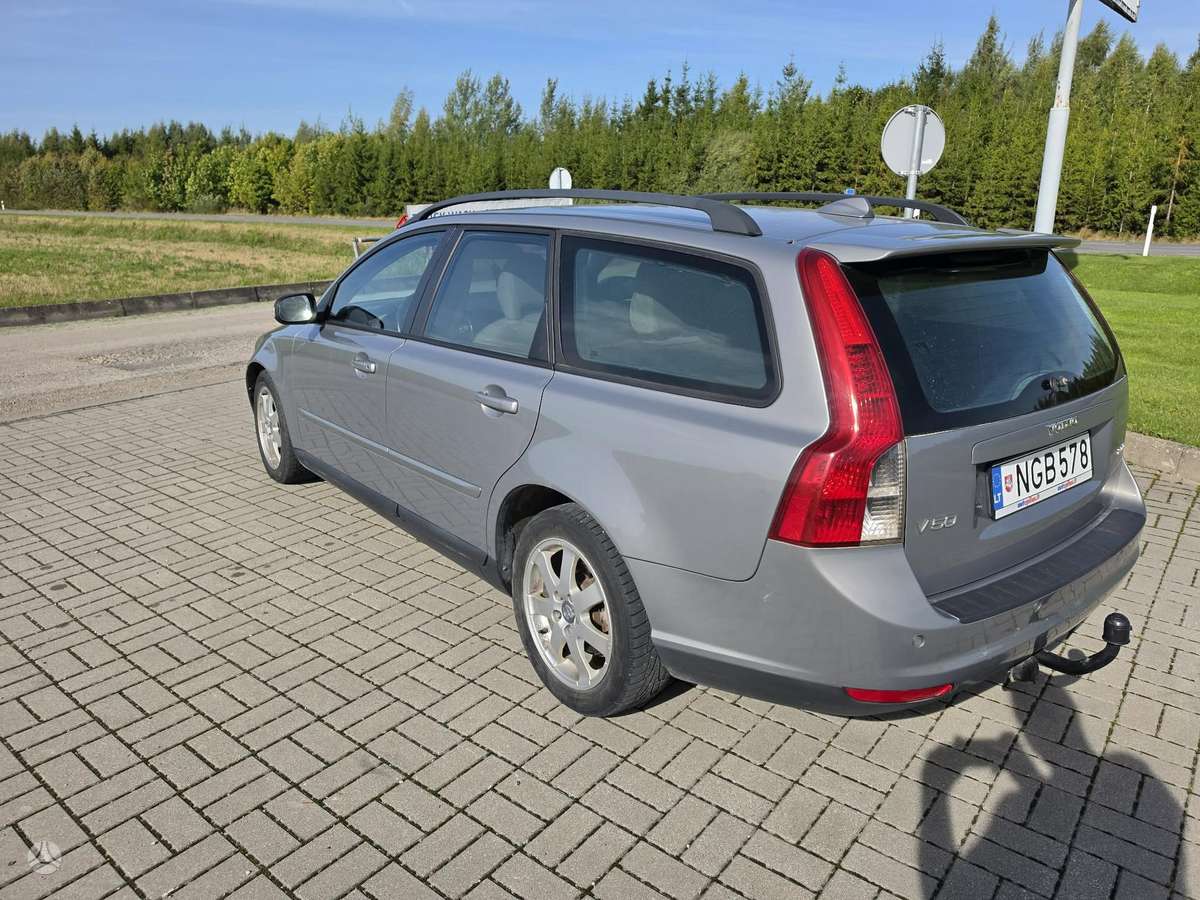 Volvo V50 2008 — вигляд ззаду